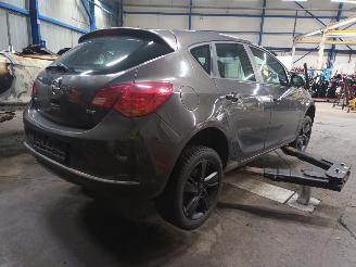 Opel Astra Astra J (PC6/PD6/PE6/PF6) Hatchback 5-drs 1.7 CDTi 16V 110 (A17DTC) [8=
1kW]  (10-2010/...) picture 3