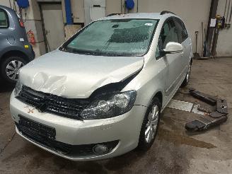 Salvage car Volkswagen Golf Golf Plus (5M1/1KP) MPV 1.2 TSI BlueMOTION (CBZB) [77kW]  (11-2009/12-=
2013) 2011/1