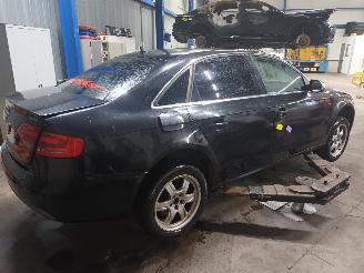 Audi A4 A4 (B8) Sedan 2.0 TDI 16V (CAGA) [105kW]  (11-2007/12-2015) picture 3