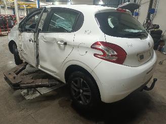 Peugeot 208 208 I (CA/CC/CK/CL) Hatchback 1.2 Vti 12V PureTech 82 (EB2F(HMZ)) [60k=
W]  (03-2012/12-2019) picture 4