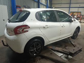 Peugeot 208 208 I (CA/CC/CK/CL) Hatchback 1.2 Vti 12V PureTech 82 (EB2F(HMZ)) [60k=
W]  (03-2012/12-2019) picture 3