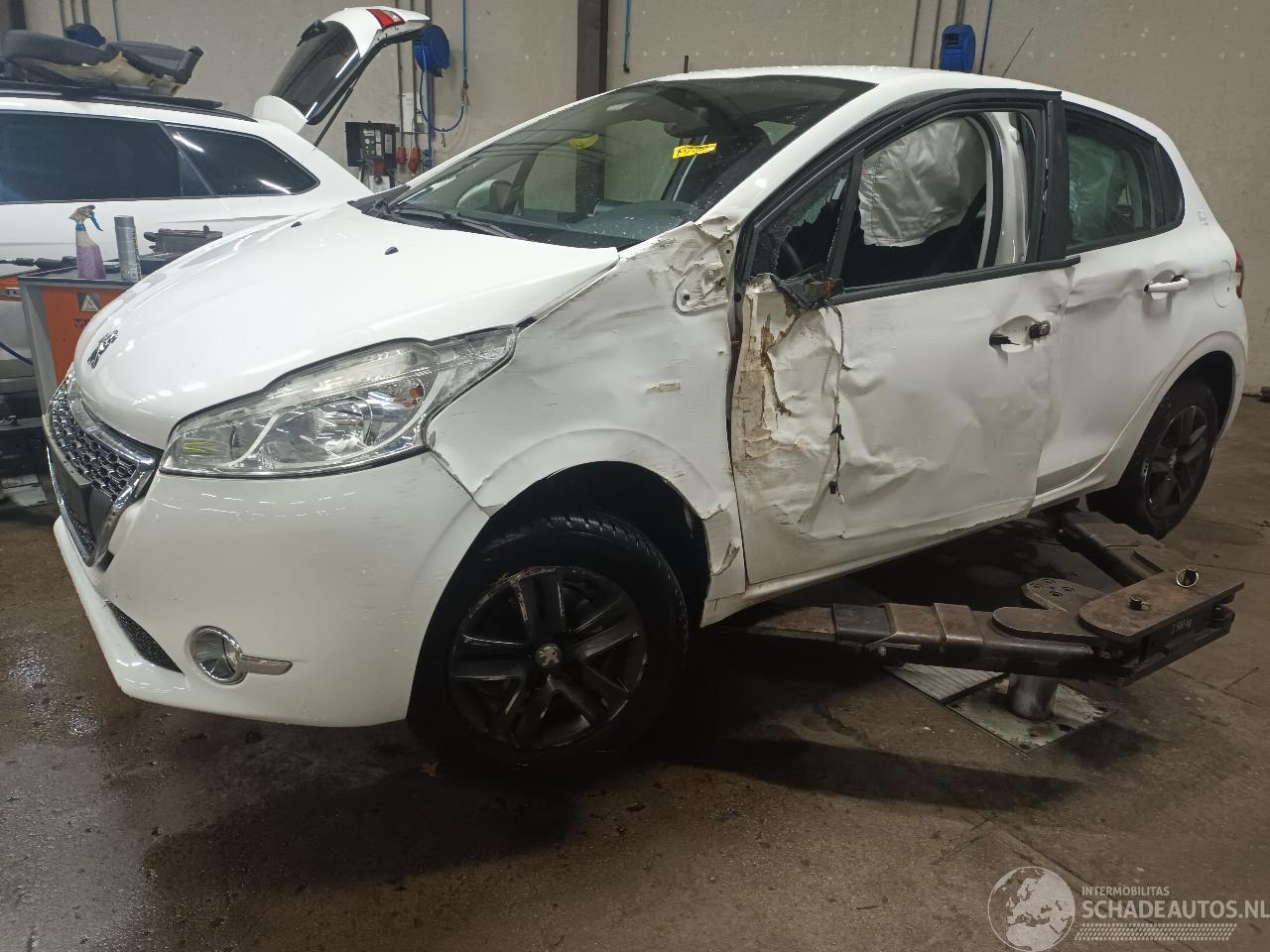 Peugeot 208 208 I (CA/CC/CK/CL) Hatchback 1.2 Vti 12V PureTech 82 (EB2F(HMZ)) [60k=
W]  (03-2012/12-2019)