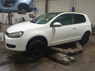Salvage car Volkswagen Golf Golf VI (5K1) Hatchback 1.4 TSI 122 16V (CAXA(Euro 5)) [90kW]  (10-200=
8/11-2012) 2009/10