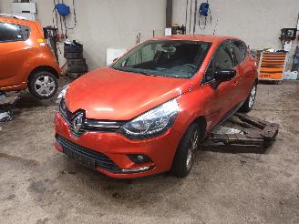 Uttjänta bilar auto Renault Clio Clio IV (5R) Hatchback 5-drs 0.9 Energy TCE 90 12V (H4B-408(H4B-B4)) [=
66kW]  (11-2012/08-2021) 2018/4