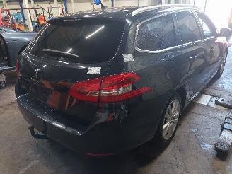 Peugeot 308 308 SW (L4/L9/LC/LJ/LR) Combi 5-drs 1.2 12V e-THP PureTech 110 (EB2DT(=
HNZ)) [81kW]  (03-2014/12-2021) picture 3