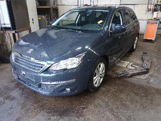 Purkuautot passenger cars Peugeot 308 308 SW (L4/L9/LC/LJ/LR) Combi 5-drs 1.2 12V e-THP PureTech 110 (EB2DT(=
HNZ)) [81kW]  (03-2014/12-2021) 2015/5