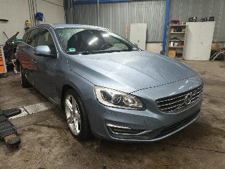 Volvo V-60 V60 I (FW/GW) Combi 2.0 D4 16V (D4204T14) [140kW]  (03-2015/05-2018) picture 2
