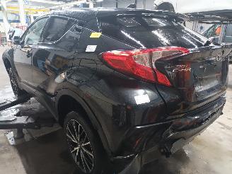 Toyota C-HR C-HR (X1,X5) SUV 1.8 16V Hybrid (2ZRFXE) [90kW]  (10-2016/...) picture 4