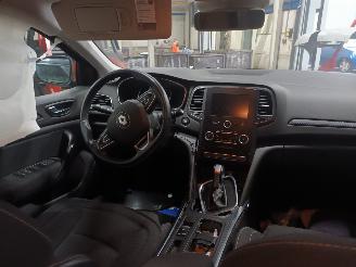 Renault Mégane Megane IV Estate (RFBK) Combi 5-drs 1.3 TCE 140 16V (H5H-490(H5H-E4)) =
[103kW]  (01-2018/...) picture 5