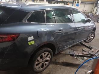Renault Mégane Megane IV Estate (RFBK) Combi 5-drs 1.3 TCE 140 16V (H5H-490(H5H-E4)) =
[103kW]  (01-2018/...) picture 3