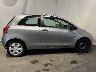 Toyota Yaris Yaris II (P9) Hatchback 1.3 16V VVT-i (2SZFE) [64kW]  (08-2005/11-2010=
) picture 7