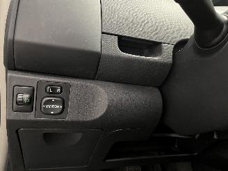 Toyota Yaris Yaris II (P9) Hatchback 1.3 16V VVT-i (2SZFE) [64kW]  (08-2005/11-2010=
) picture 19