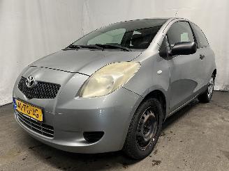 Toyota Yaris Yaris II (P9) Hatchback 1.3 16V VVT-i (2SZFE) [64kW]  (08-2005/11-2010=
) picture 3