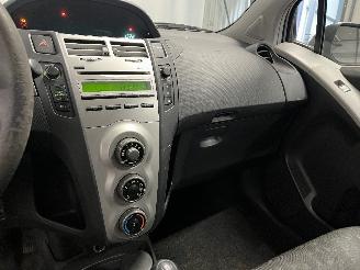 Toyota Yaris Yaris II (P9) Hatchback 1.3 16V VVT-i (2SZFE) [64kW]  (08-2005/11-2010=
) picture 15