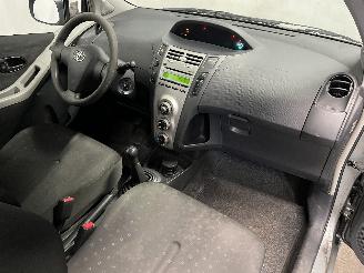 Toyota Yaris Yaris II (P9) Hatchback 1.3 16V VVT-i (2SZFE) [64kW]  (08-2005/11-2010=
) picture 11