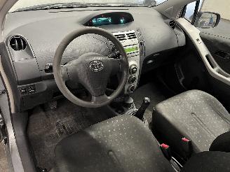 Toyota Yaris Yaris II (P9) Hatchback 1.3 16V VVT-i (2SZFE) [64kW]  (08-2005/11-2010=
) picture 13