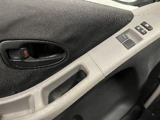 Toyota Yaris Yaris II (P9) Hatchback 1.0 12V VVT-i (1KR-FE) [51kW]  (08-2005/12-201=
1) picture 18