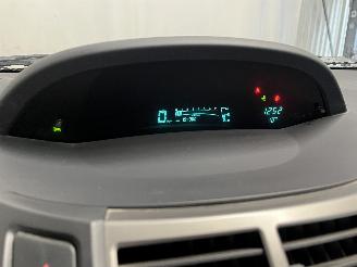 Toyota Yaris Yaris II (P9) Hatchback 1.0 12V VVT-i (1KR-FE) [51kW]  (08-2005/12-201=
1) picture 14