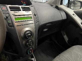 Toyota Yaris Yaris II (P9) Hatchback 1.0 12V VVT-i (1KR-FE) [51kW]  (08-2005/12-201=
1) picture 13