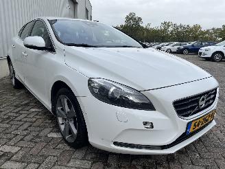 Volvo V-40 V40 (MV) Hatchback 5-drs 1.6 T3 GTDi 16V (B4164T3(Euro 5)) [110kW]  (0=
3-2012/12-2016) picture 6