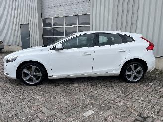Volvo V-40 V40 (MV) Hatchback 5-drs 1.6 T3 GTDi 16V (B4164T3(Euro 5)) [110kW]  (0=
3-2012/12-2016) picture 4