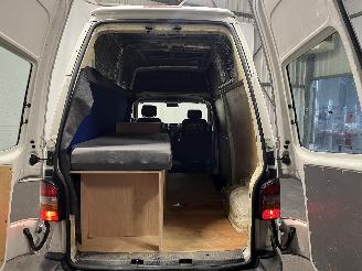 Volkswagen Transporter Transporter T5 Van 2.5 TDi (AXD) [96kW]  (04-2003/11-2009) picture 13