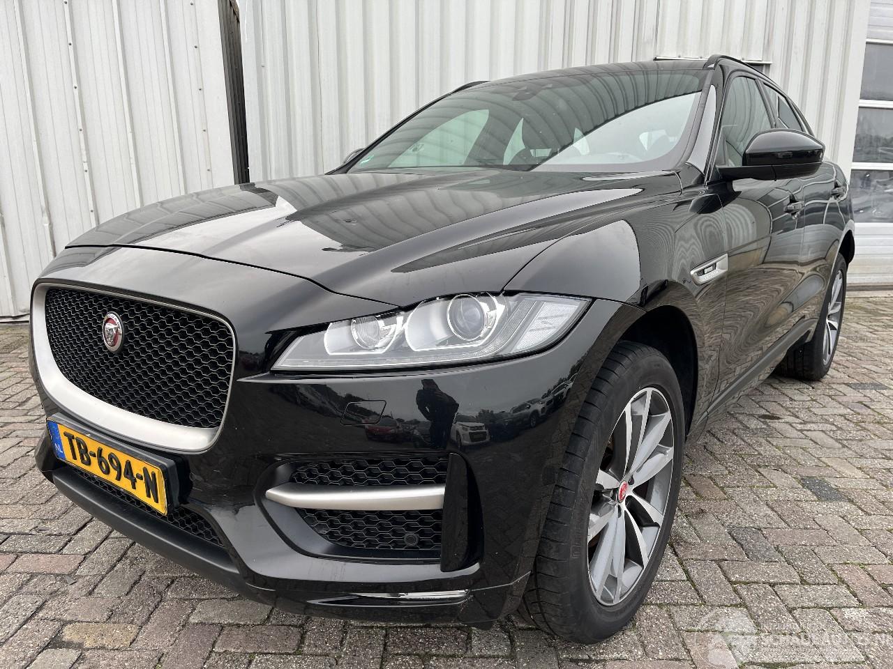 Jaguar F-Pace F-Pace SUV 2.0 D 180 16V AWD (204DTD(AJ20D4)) [132kW]  (09-2015/12-202=
5)