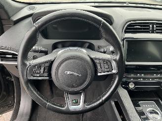 Jaguar F-Pace F-Pace SUV 2.0 D 180 16V AWD (204DTD(AJ20D4)) [132kW]  (09-2015/12-202=
5) picture 15