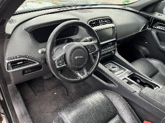 Jaguar F-Pace F-Pace SUV 2.0 D 180 16V AWD (204DTD(AJ20D4)) [132kW]  (09-2015/12-202=
5) picture 14