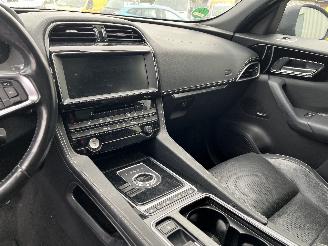 Jaguar F-Pace F-Pace SUV 2.0 D 180 16V AWD (204DTD(AJ20D4)) [132kW]  (09-2015/12-202=
5) picture 16