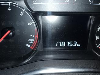 Opel Karl Karl Hatchback 5-drs 1.0 12V (B10XE(Euro 6)) [55kW]  (01-2015/03-2019)= picture 2