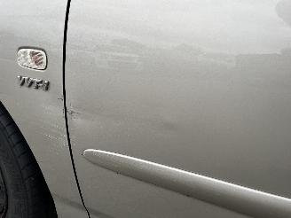 Toyota Corolla Corolla Verso (E12) MPV 1.8 16V VVT-i (1ZZFE) [99kW]  (12-2001/05-2004=
) picture 12