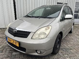 krockskadad bil auto Toyota Corolla Corolla Verso (E12) MPV 1.8 16V VVT-i (1ZZFE) [99kW]  (12-2001/05-2004=
) 2002/10