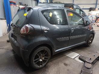 Toyota Aygo Aygo (B10) Hatchback 1.0 12V VVT-i (1KR-FE) [50kW]  (07-2005/05-2014) picture 3