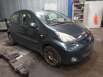 Toyota Aygo Aygo (B10) Hatchback 1.0 12V VVT-i (1KR-FE) [50kW]  (07-2005/05-2014) picture 2