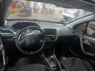 Peugeot 2008 2008 (CU) MPV 1.2 Vti 12V PureTech 82 (EB2F(HMZ)) [60kW]  (03-2013/12-=
2018) picture 5
