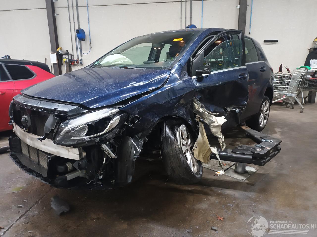 Mercedes B-klasse B (W246/W242) Hatchback 1.6 B-200 BlueEFFICIENCY Turbo 16V (M270.910) =
[115kW]  (11-2011/12-2018)