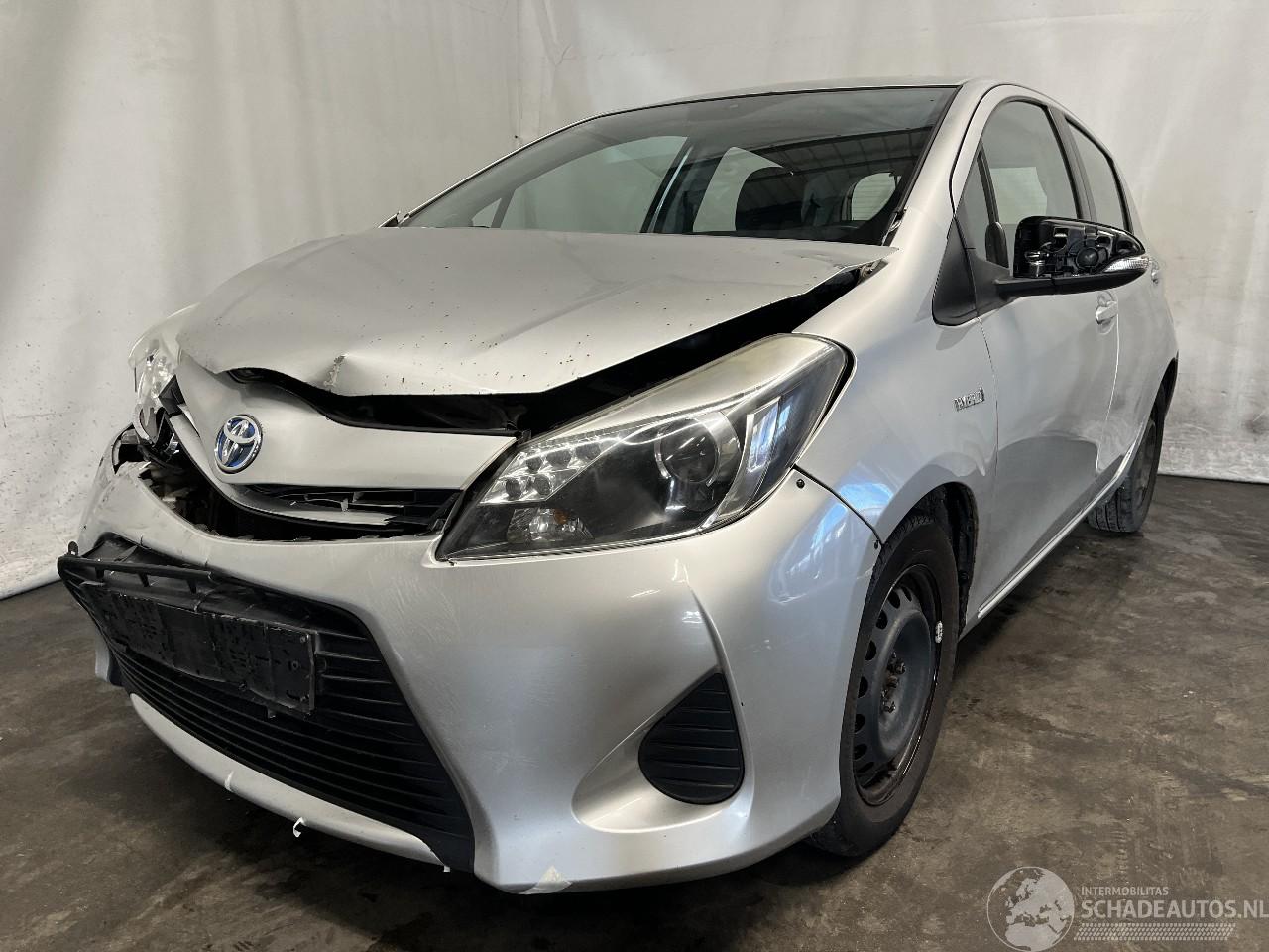 Toyota Yaris Yaris III (P13) Hatchback 1.5 16V Hybrid (1NZ-FXE) [74kW]  (03-2012/09=
-2020)