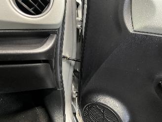 Toyota Yaris Yaris III (P13) Hatchback 1.5 16V Hybrid (1NZ-FXE) [74kW]  (03-2012/09=
-2020) picture 15