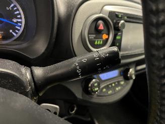 Toyota Yaris Yaris III (P13) Hatchback 1.5 16V Hybrid (1NZ-FXE) [74kW]  (03-2012/09=
-2020) picture 35