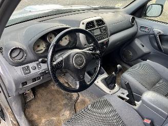 Toyota Rav-4 RAV4 (A2) Terreinwagen 2.0 D-4D 16V 4x4 (1CD-FTV) [85kW]  (05-2001/11-=
2005) picture 18