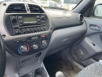Toyota Rav-4 RAV4 (A2) Terreinwagen 2.0 D-4D 16V 4x4 (1CD-FTV) [85kW]  (05-2001/11-=
2005) picture 20
