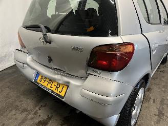 Toyota Yaris Yaris (P1) Hatchback 1.3 16V VVT-i (2SZFE) [64kW]  (04-2002/09-2005) picture 9