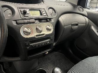 Toyota Yaris Yaris (P1) Hatchback 1.3 16V VVT-i (2SZFE) [64kW]  (04-2002/09-2005) picture 18