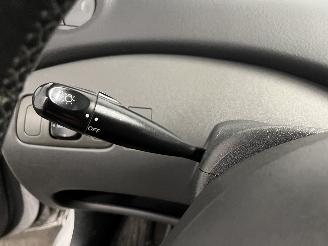 Toyota Yaris Yaris (P1) Hatchback 1.3 16V VVT-i (2SZFE) [64kW]  (04-2002/09-2005) picture 21