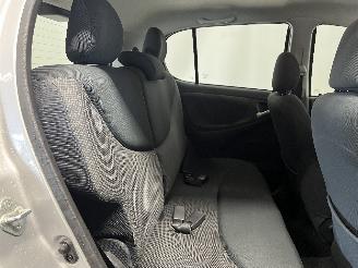 Toyota Yaris Yaris (P1) Hatchback 1.3 16V VVT-i (2SZFE) [64kW]  (04-2002/09-2005) picture 14