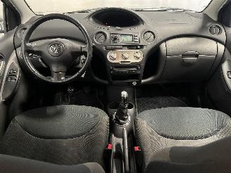 Toyota Yaris Yaris (P1) Hatchback 1.3 16V VVT-i (2SZFE) [64kW]  (04-2002/09-2005) picture 15