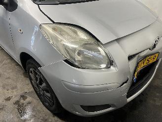 Toyota Yaris Yaris II (P9) Hatchback 1.33 16V Dual VVT-I (1NRFE) [74kW]  (11-2008/1=
2-2011) picture 9