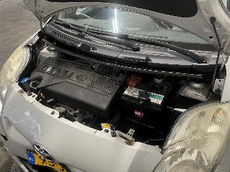 Toyota Yaris Yaris II (P9) Hatchback 1.33 16V Dual VVT-I (1NRFE) [74kW]  (11-2008/1=
2-2011) picture 11