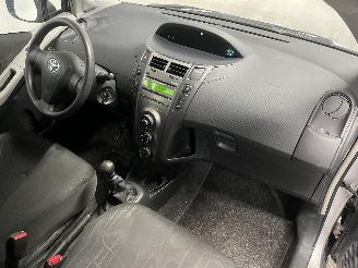 Toyota Yaris Yaris II (P9) Hatchback 1.33 16V Dual VVT-I (1NRFE) [74kW]  (11-2008/1=
2-2011) picture 19